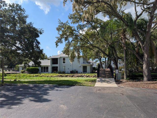 4053 DOLPHIN DRIVE, Tampa, FL 33617
