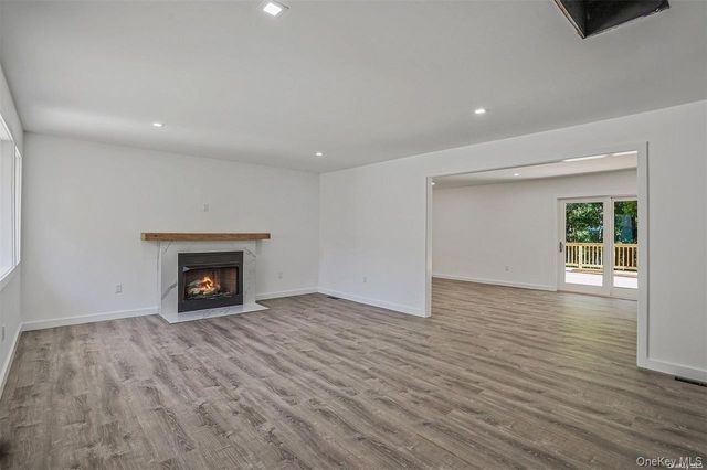 27 Hickory Avenue, Farmingville, NY 11738