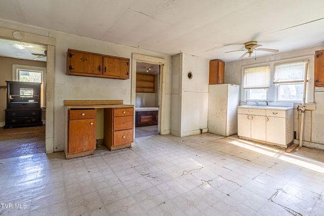 7006 Gate City Highway, Bristol, VA 24202