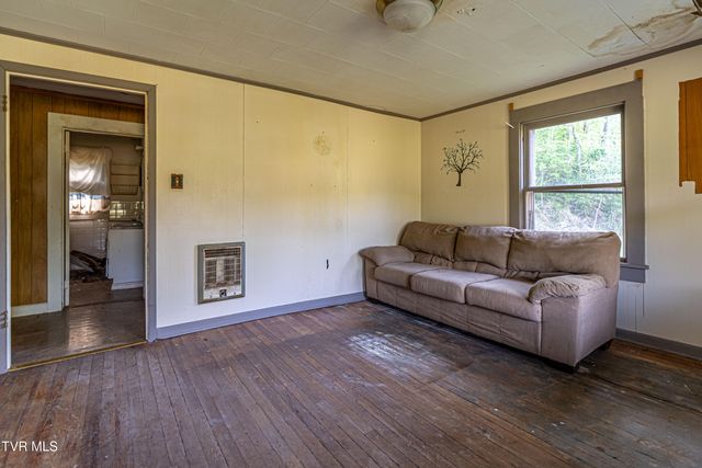 7006 Gate City Highway, Bristol, VA 24202