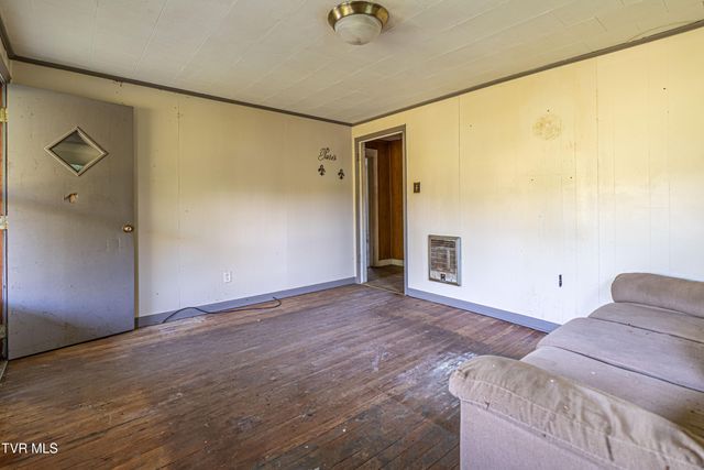 7006 Gate City Highway, Bristol, VA 24202