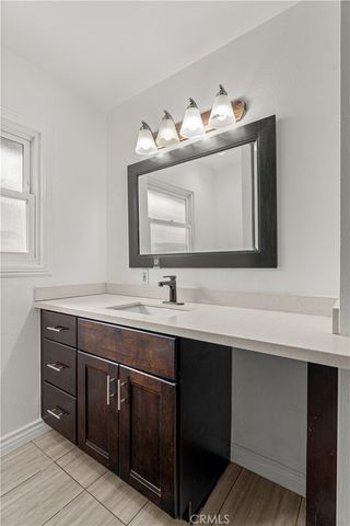 40 W Scott, Long Beach, CA 90805