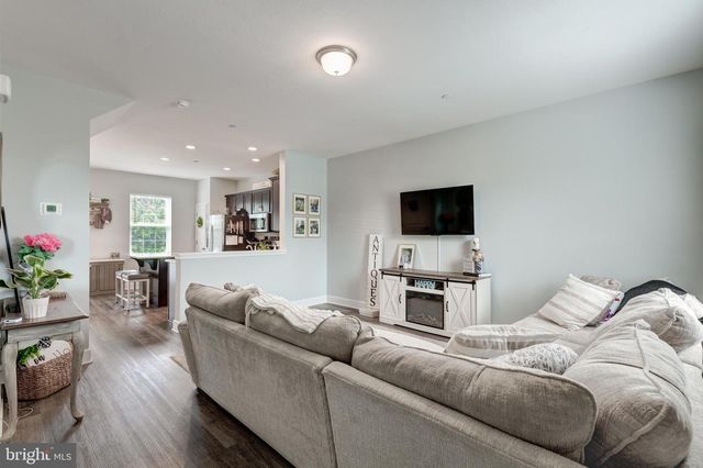 225 HOLSTEIN DR, Hanover, PA 17331
