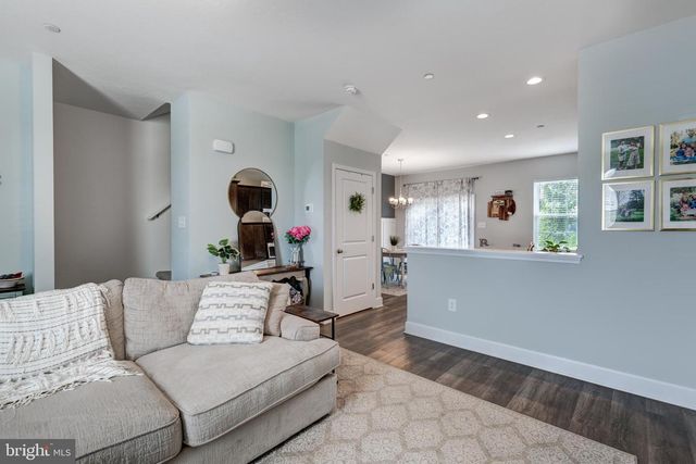 225 HOLSTEIN DR, Hanover, PA 17331