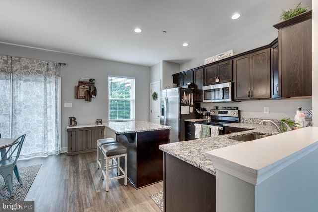 225 HOLSTEIN DR, Hanover, PA 17331
