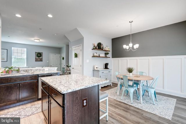 225 HOLSTEIN DR, Hanover, PA 17331