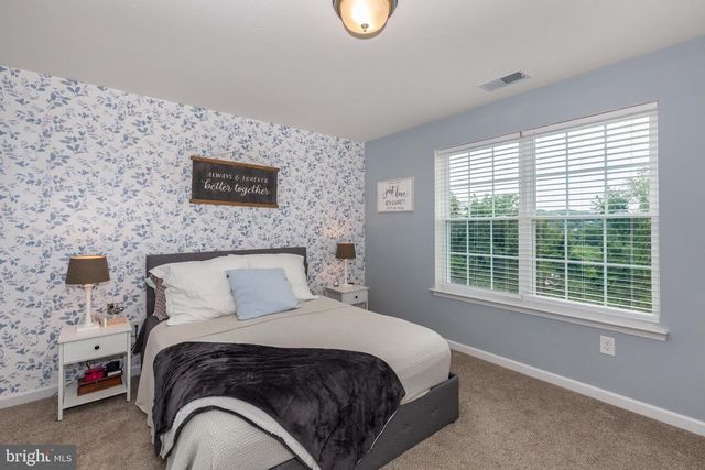 225 HOLSTEIN DR, Hanover, PA 17331