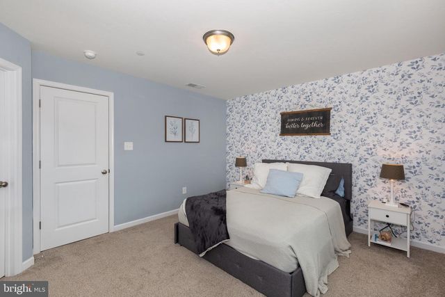 225 HOLSTEIN DR, Hanover, PA 17331