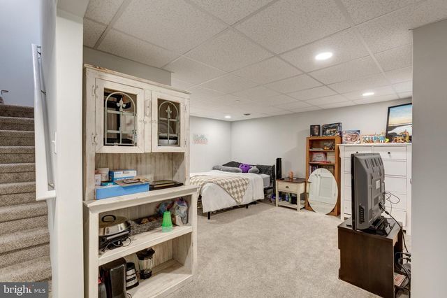 225 HOLSTEIN DR, Hanover, PA 17331