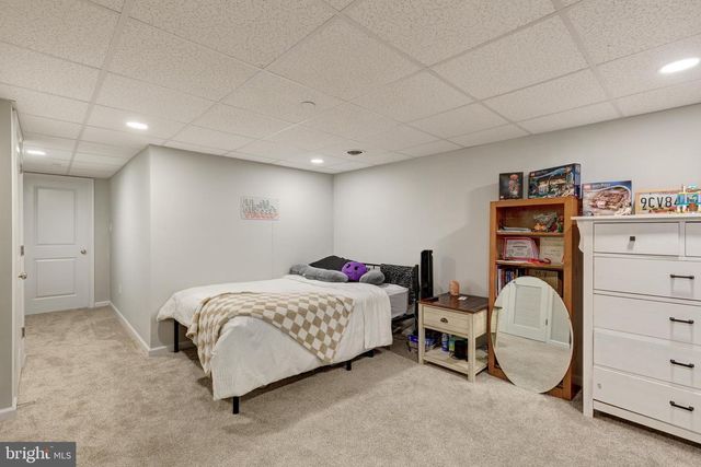 225 HOLSTEIN DR, Hanover, PA 17331