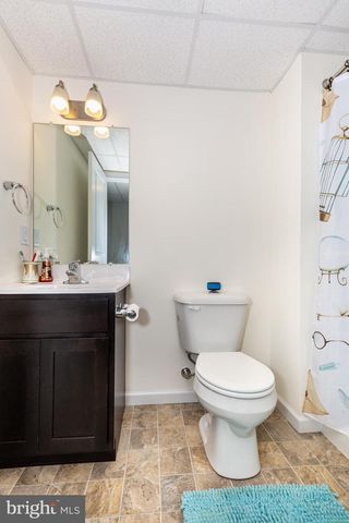 225 HOLSTEIN DR, Hanover, PA 17331