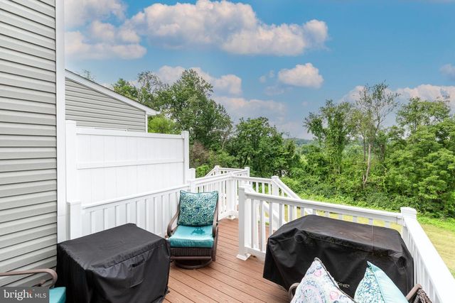 225 HOLSTEIN DR, Hanover, PA 17331