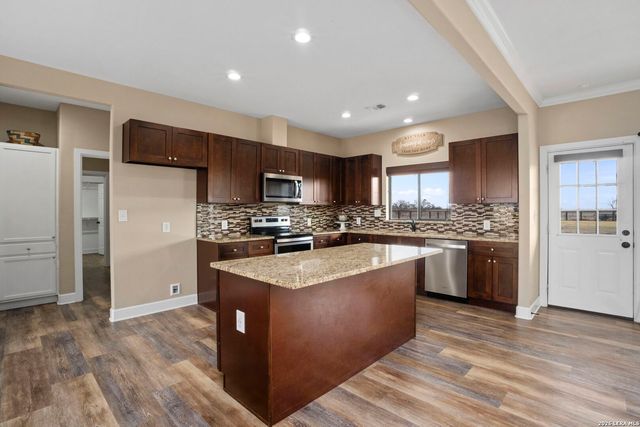 659 Thormeyer, Seguin, TX 78155