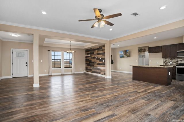 659 Thormeyer, Seguin, TX 78155