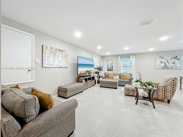 363 SE ECKERT, Palm Bay, FL 32909