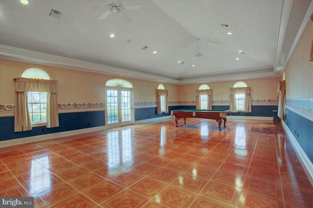 1015 BUCHANAN TRAIL EAST, Greencastle, PA 17225