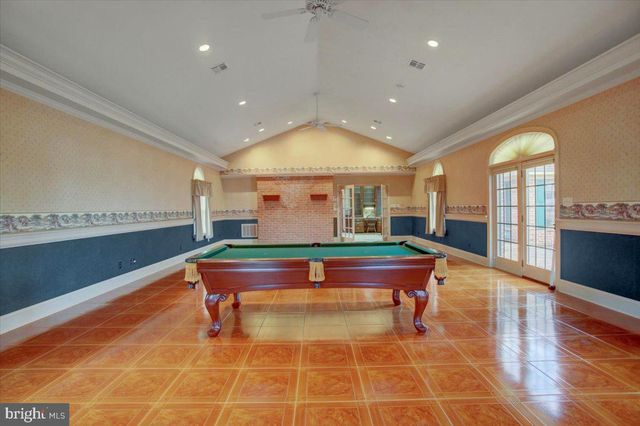 1015 BUCHANAN TRAIL EAST, Greencastle, PA 17225