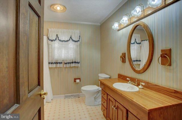 1015 BUCHANAN TRAIL EAST, Greencastle, PA 17225