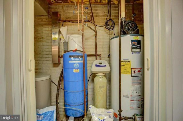 1015 BUCHANAN TRAIL EAST, Greencastle, PA 17225