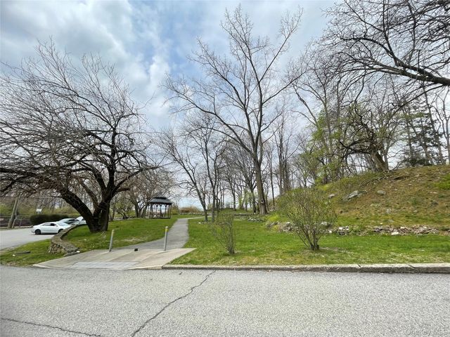 1 Agate Avenue, Ossining, NY 10562
