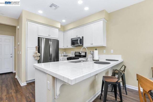 810 Queen Palm Ln, Brentwood, CA 94513