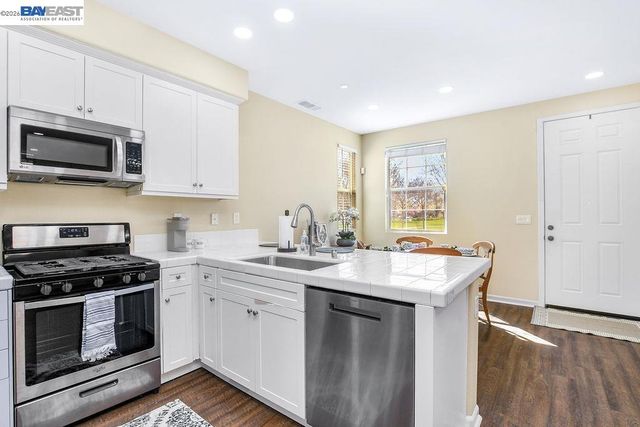 810 Queen Palm Ln, Brentwood, CA 94513