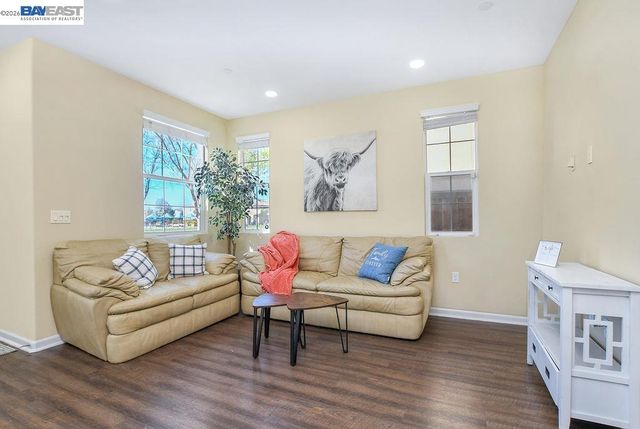 810 Queen Palm Ln, Brentwood, CA 94513