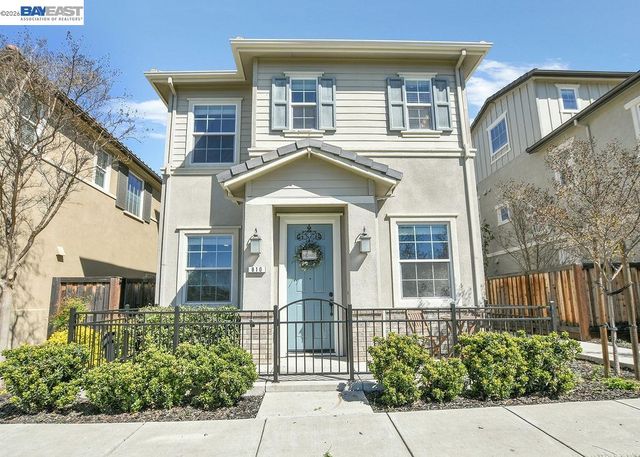 810 Queen Palm Ln, Brentwood, CA 94513