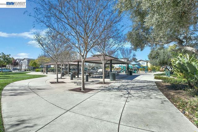 810 Queen Palm Ln, Brentwood, CA 94513