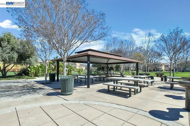 810 Queen Palm Ln, Brentwood, CA 94513