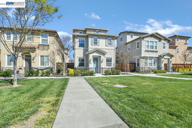 810 Queen Palm Ln, Brentwood, CA 94513