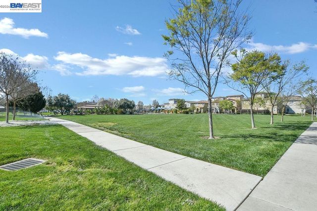 810 Queen Palm Ln, Brentwood, CA 94513