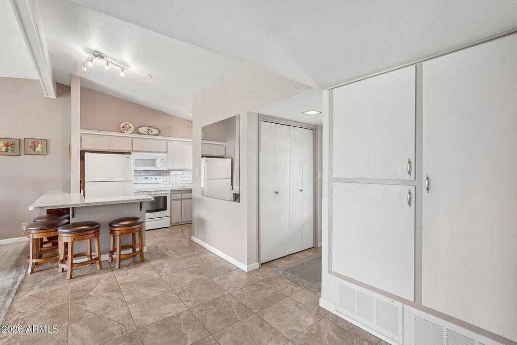 10840 N FAIRWAY Court EAST, Sun City, AZ 85351 — photo 5