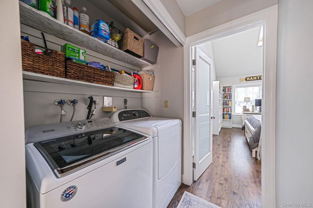 456 Village Oaks Lane, Babylon, NY 11702