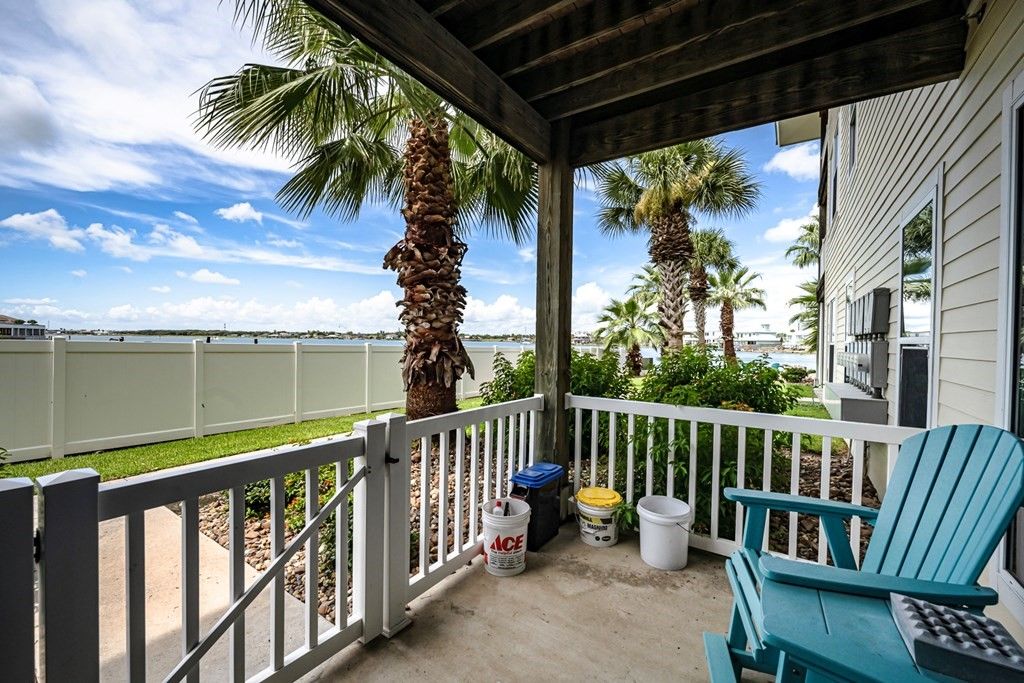 28 Sandollar St, Rockport, TX 78382 — photo 2