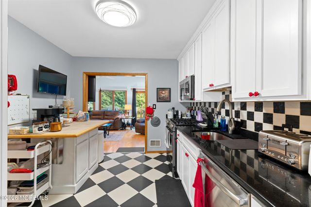 9 Marc Street, Hazlet, NJ 07730