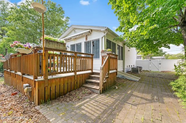 9 Marc Street, Hazlet, NJ 07730