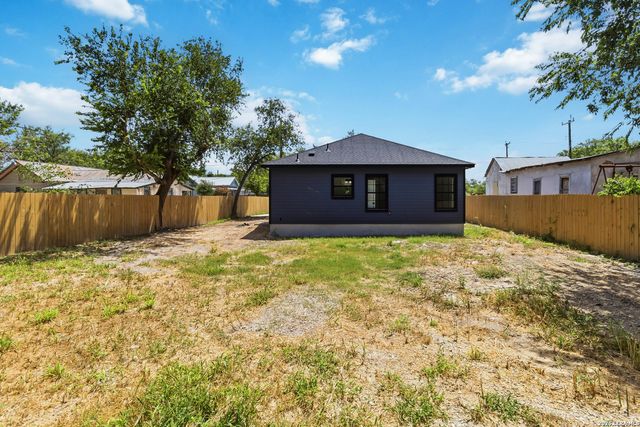 8623 OLD CORPUS CHRISTI HWY, San Antonio, TX 78223