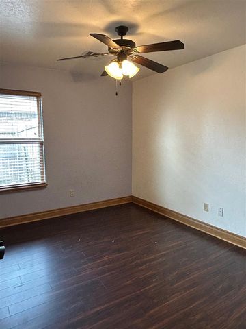 16 Summerwood Dr., Elgin, OK 73538