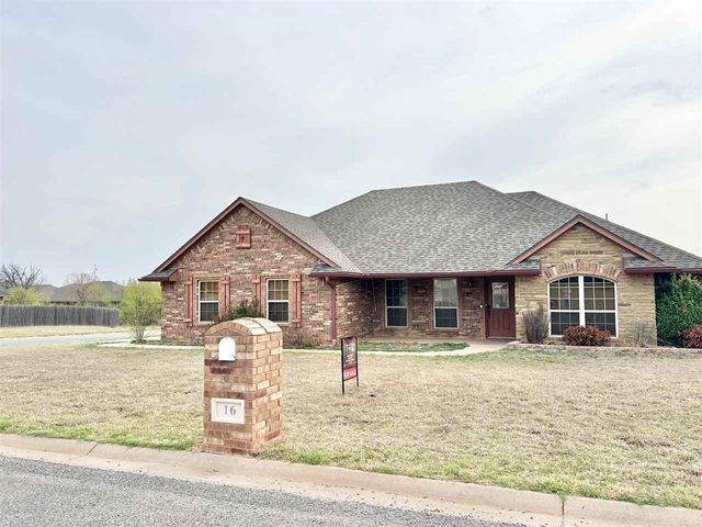 16 Summerwood Dr., Elgin, OK 73538