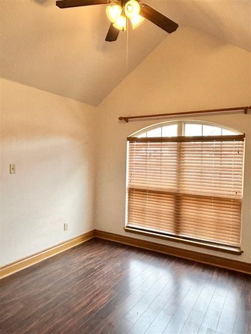 16 Summerwood Dr., Elgin, OK 73538