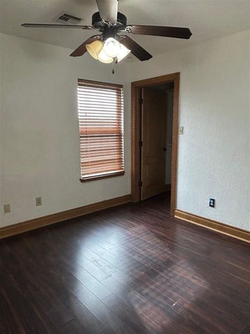 16 Summerwood Dr., Elgin, OK 73538