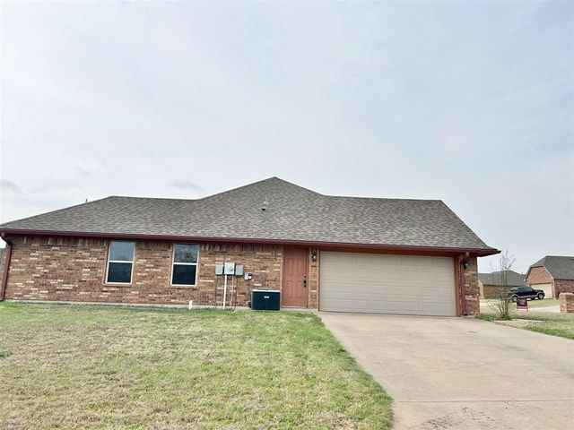 16 Summerwood Dr., Elgin, OK 73538