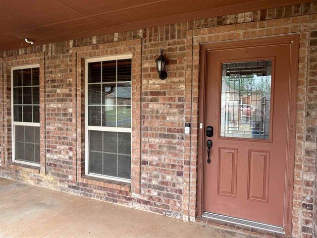 16 Summerwood Dr., Elgin, OK 73538