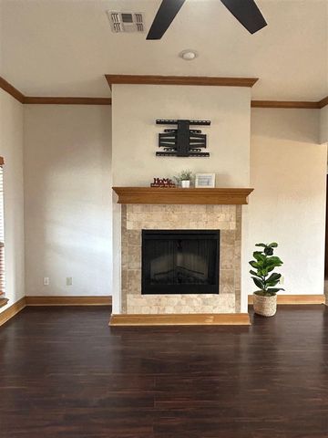 16 Summerwood Dr., Elgin, OK 73538