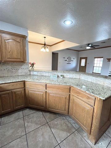 16 Summerwood Dr., Elgin, OK 73538