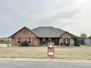 16 Summerwood Dr., Elgin, OK 73538