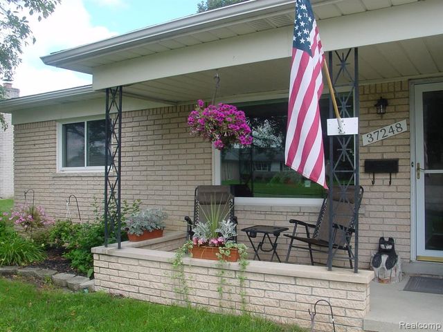 37248 Vargo Street, Livonia, MI 48152