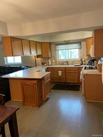 37248 Vargo Street, Livonia, MI 48152