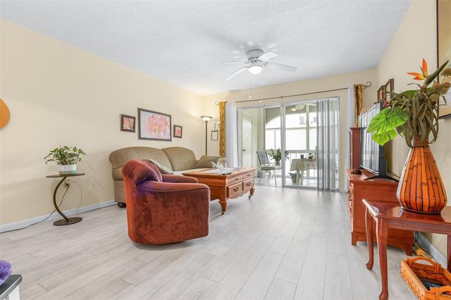 7701 STARKEY ROAD 528, Seminole, FL 33777